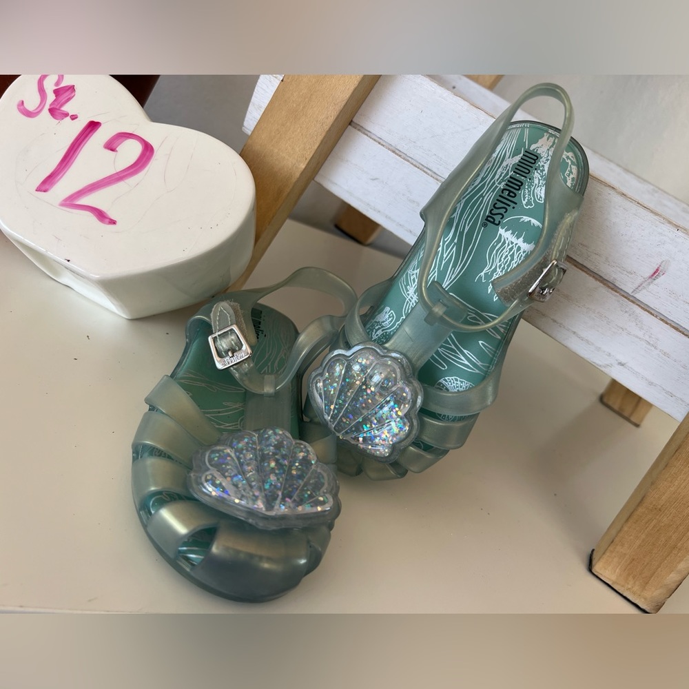 Mini Melissa mermaid shells size 12
